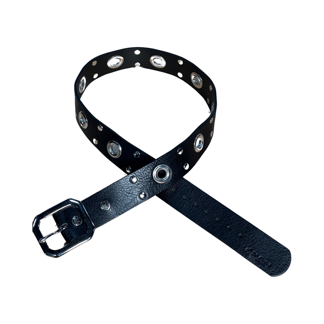 Gisele Belt featured in the popular printed Milk ads. 2001 – Red