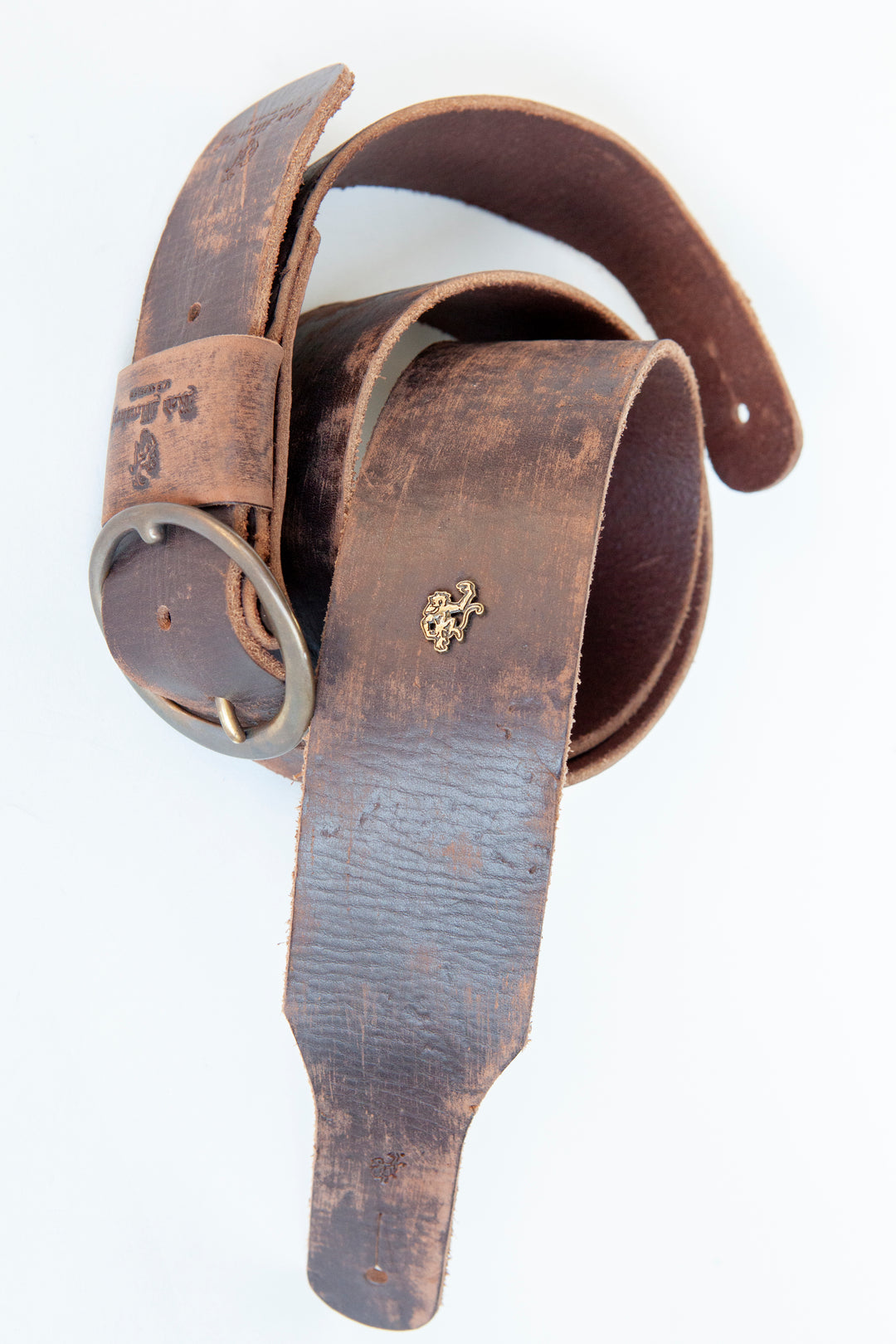 Wide vintage distressed guitar strap in Relic leather