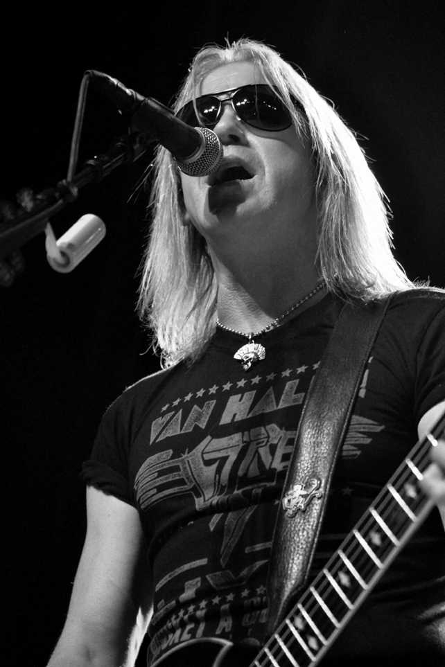 Bobby Schneck (SLASH/WEEZER)